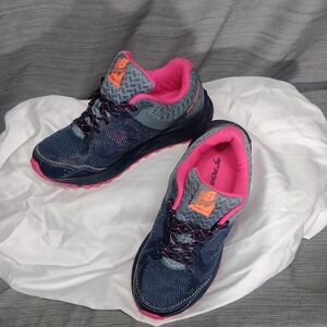 New Balance Women's Navy and Pink Sneakers
